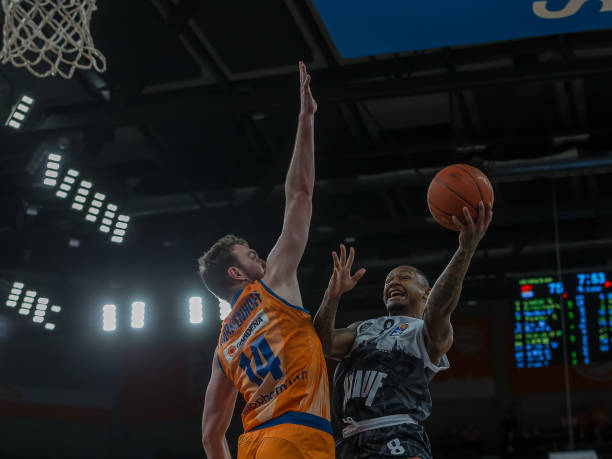 人群中蔓延 人群中蔓延